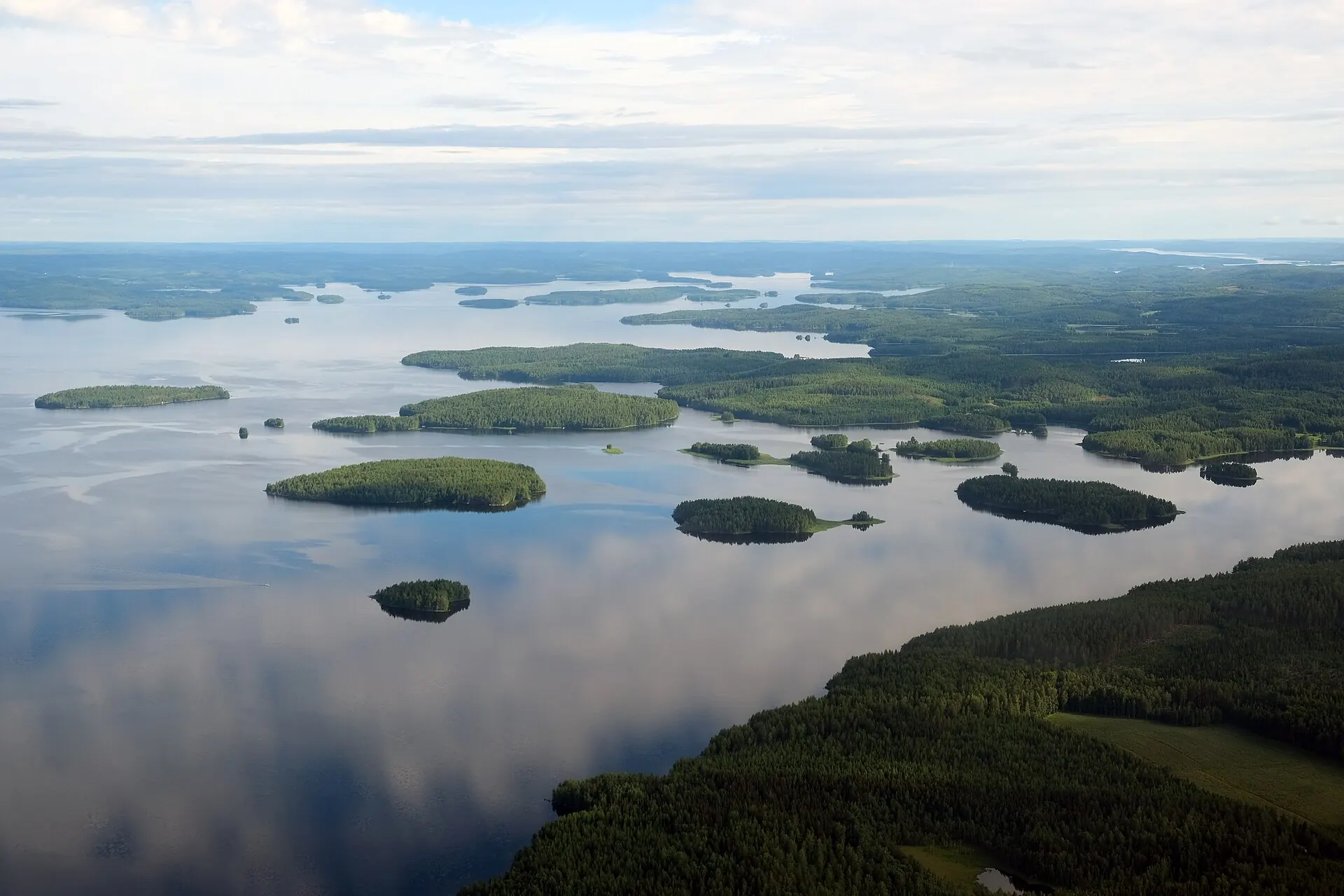 Päijänteen saaria ylhäältä kuvattuna